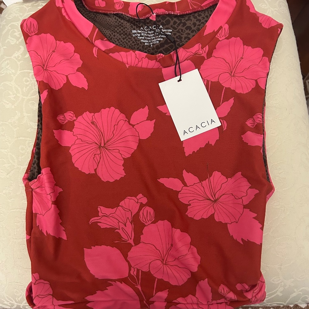 NWT Acacia swim  Costa Top Ahunui- 2023